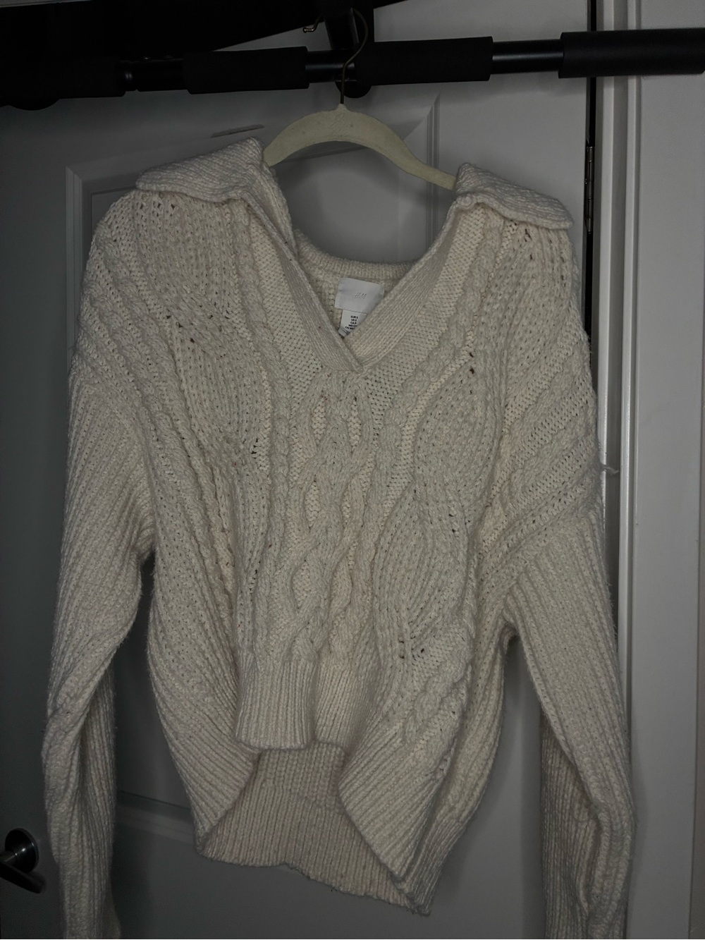 H&M Cream Cable-Knit V-Neck Hooded Sweater